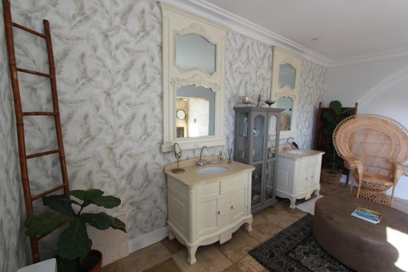 Alphen Drive Apartments - image 15