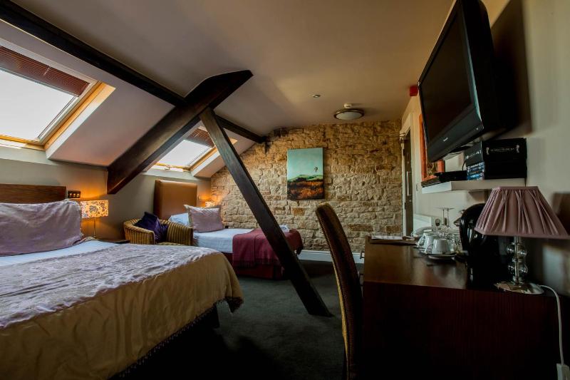 Luxury Twin Room image 4