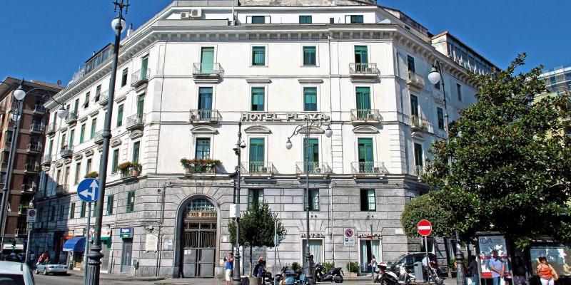 Hotel Plaza - image 5