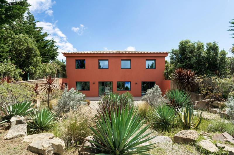 Garden Seaside Villa by CadenzaLux - image 8