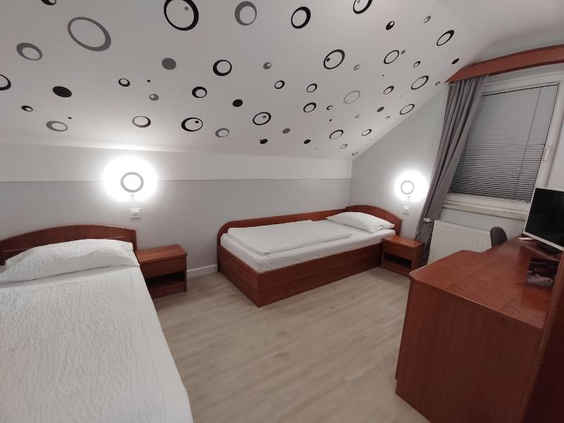 Single Room image 4