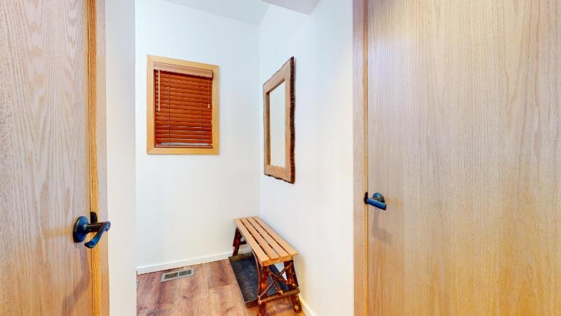 Snowcreek 887 Condo - image 8