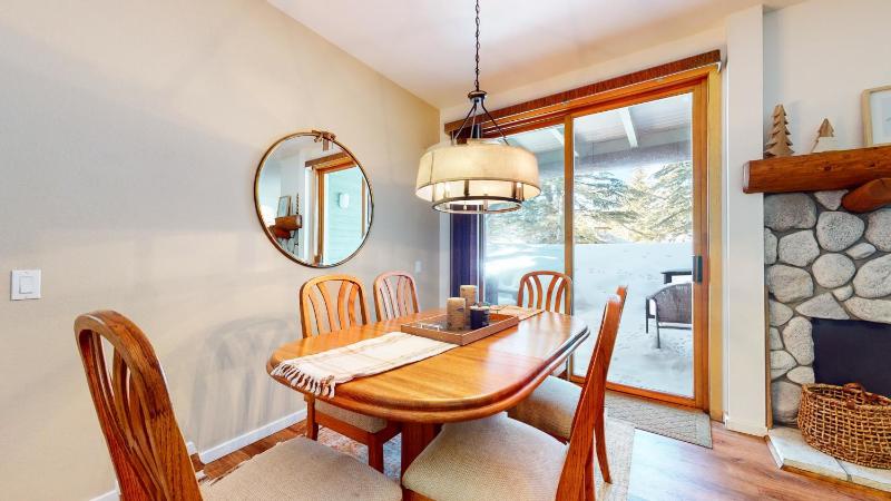 Snowcreek 887 Condo - image 16