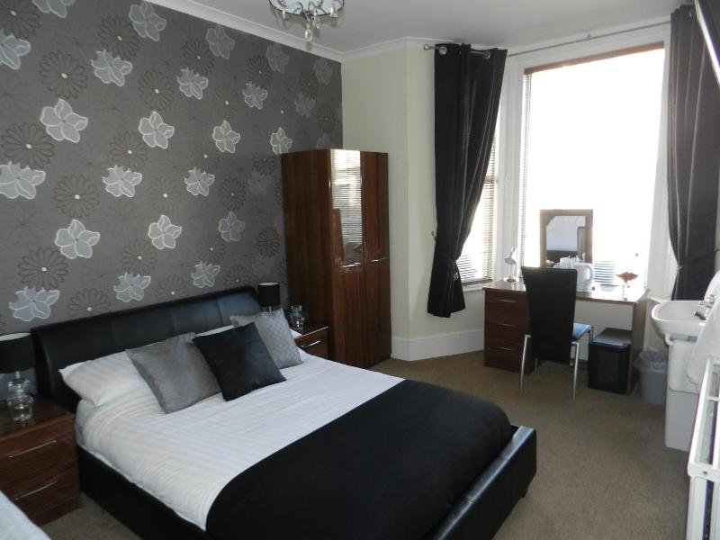 Family Ensuite Room image 3