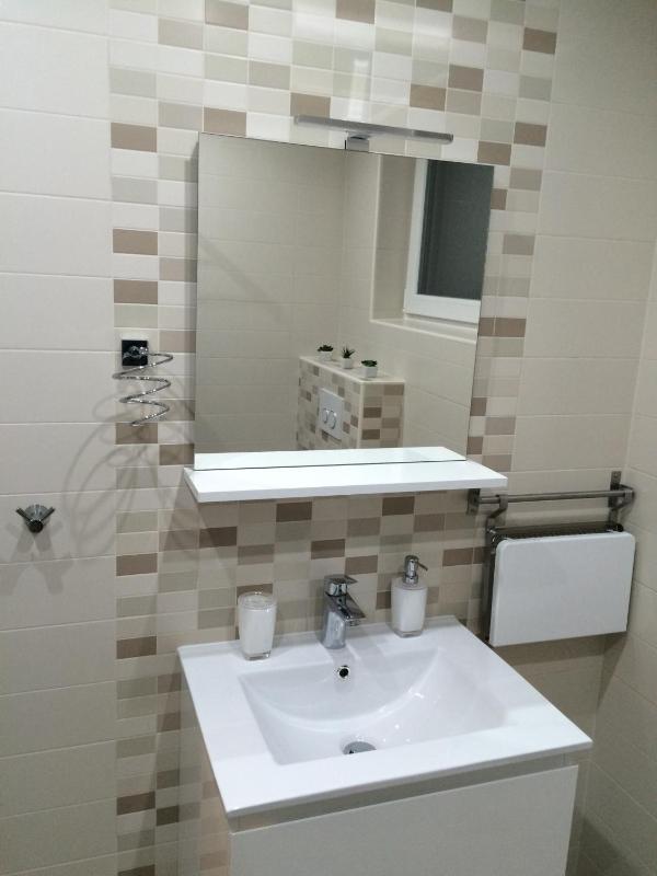 Double or Twin Room with Garden View image 3
