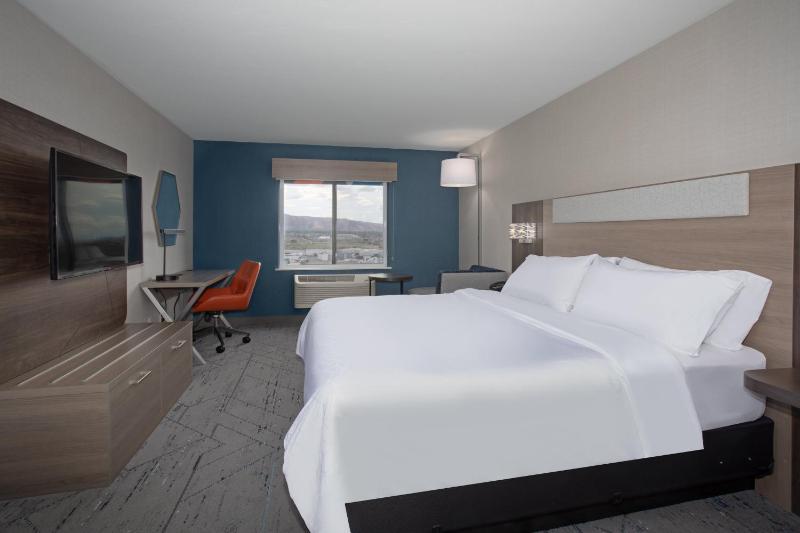 Standard King Room image 1