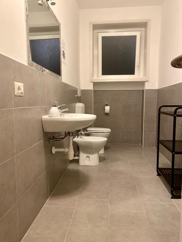 Double Room with  External Shared Bathroom image 4