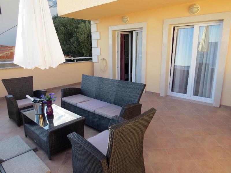 Apartment with Sea View image 3