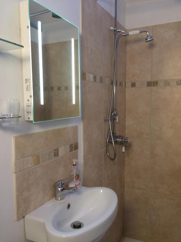 Double or Twin Room with Shower image 2