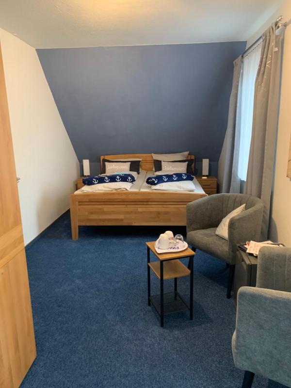 Double Room with Balcony image 1