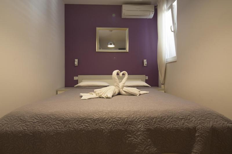 Apartments by the sea Makarska - 20587 - image 8