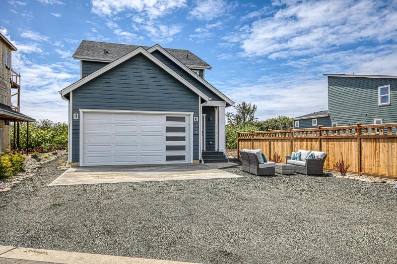 Barefoot Beach House Images