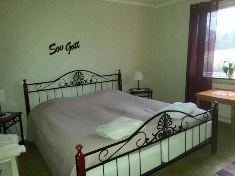 Double Room with Shared Bathroom image 3