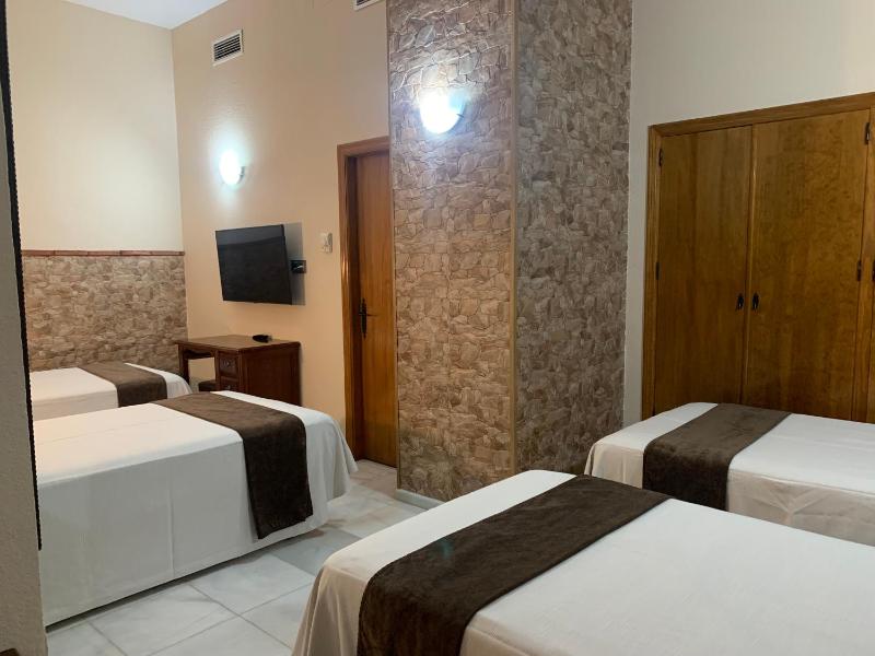 Quadruple Room image 1