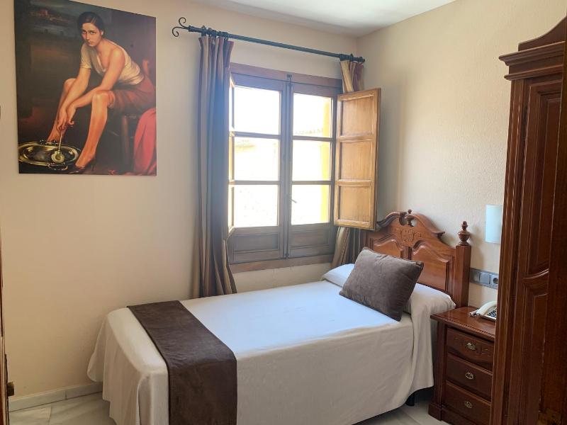 Single Room image 1