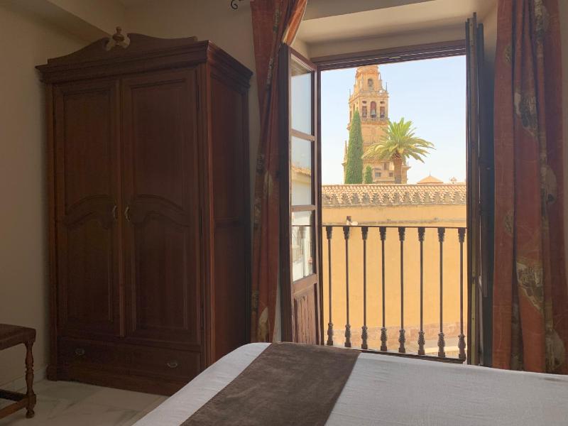 Double Room with views image 1