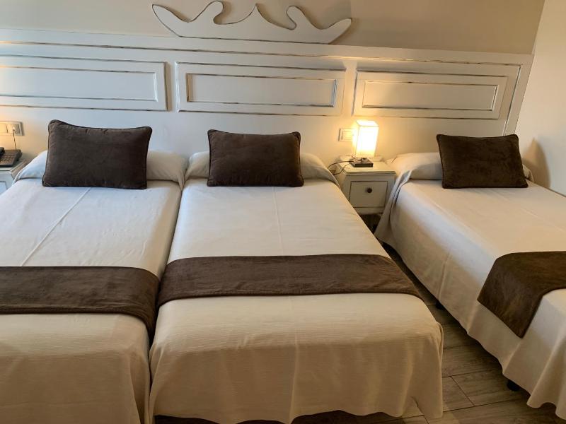 Triple Room image 1