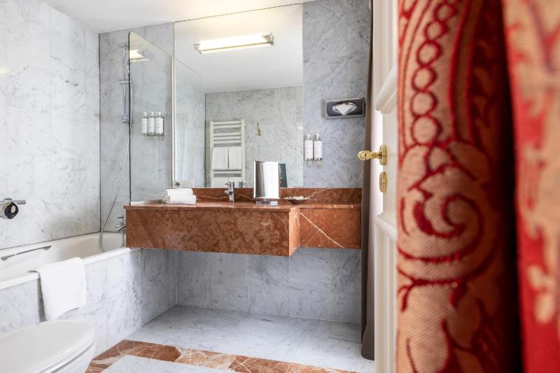 Executive  Room image 3