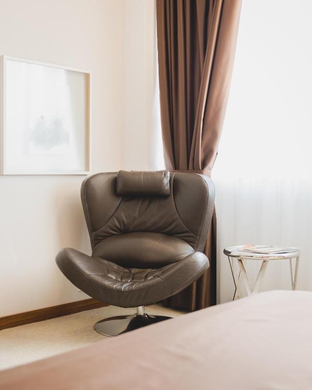Economy Twin Room image 4