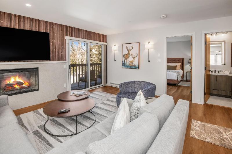 Townsend Place B202 Condo - image 3