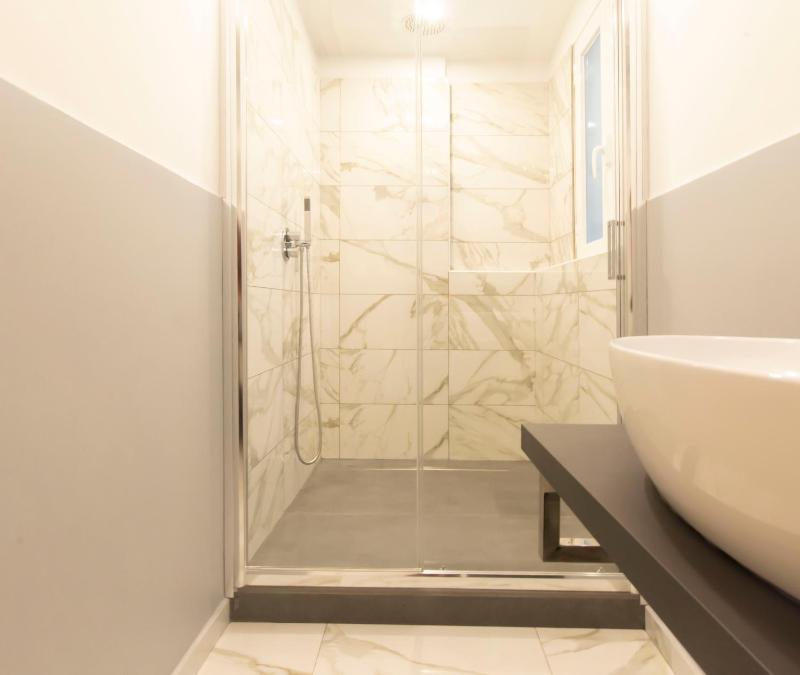 One-Bedroom Apartment image 2