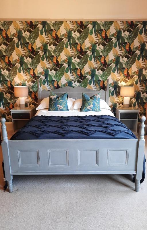 Superior King Room image 4