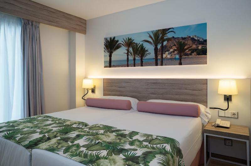 Double Room image 3