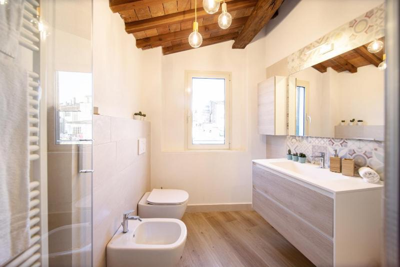 Sibilla Luxury Flat in center town - image 3