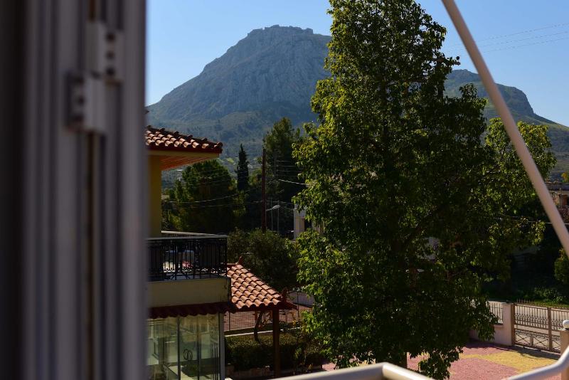Double Room with Mountain View image 3