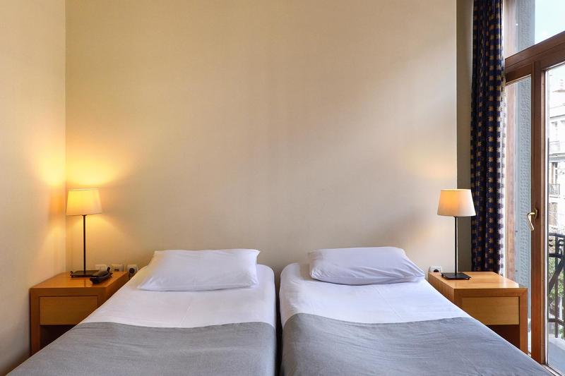 Double or Twin Room image 3