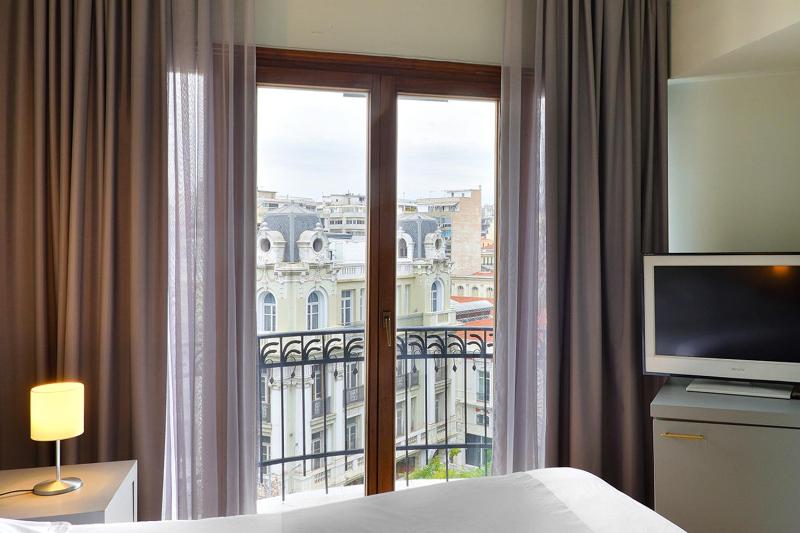 Double or Twin Room image 2