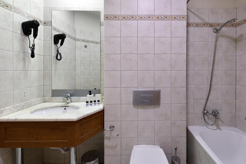 Executive Room image 3