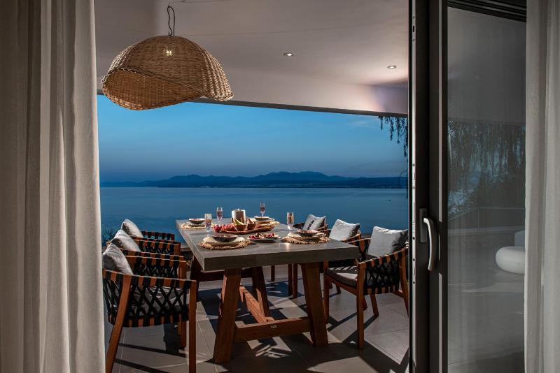 Lady Sea 6 Bedroom Villa with Heated Pool & Private Beach Access - image 14