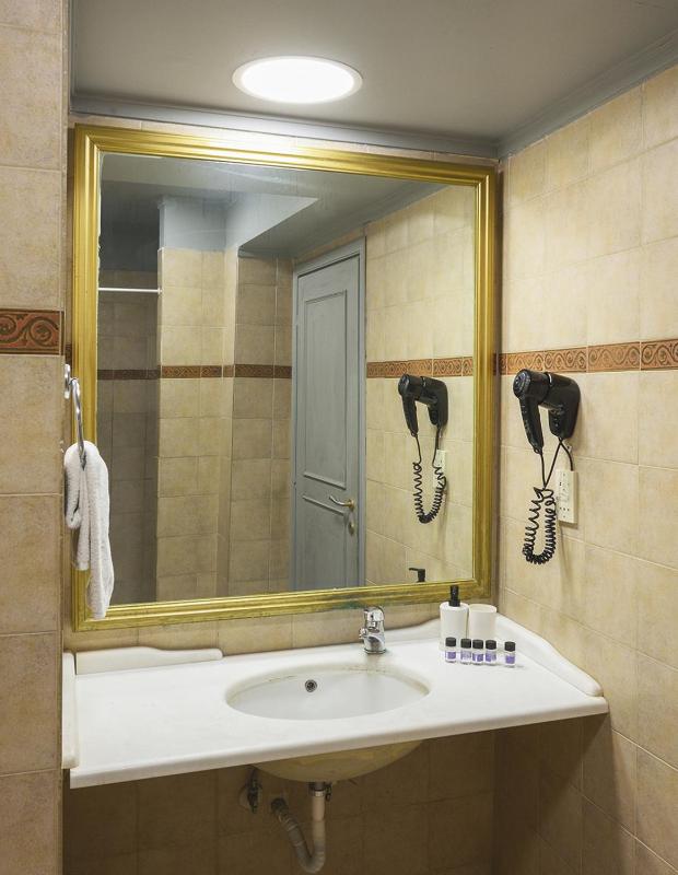 Superior Room image 3