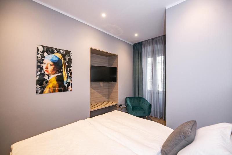Standard Double Room image 1