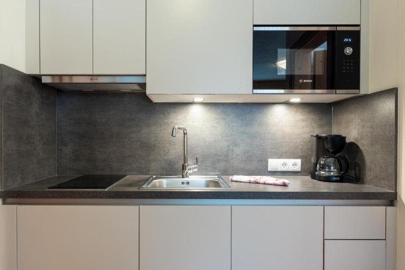 Standard One-Bedroom Apartment with Balcony (2 Adults) image 3