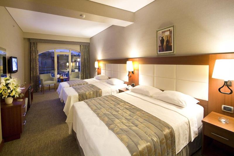 Standard Triple Room image 4