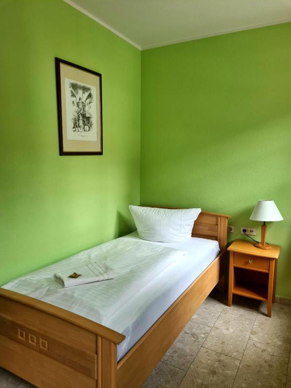 Single Room image 2