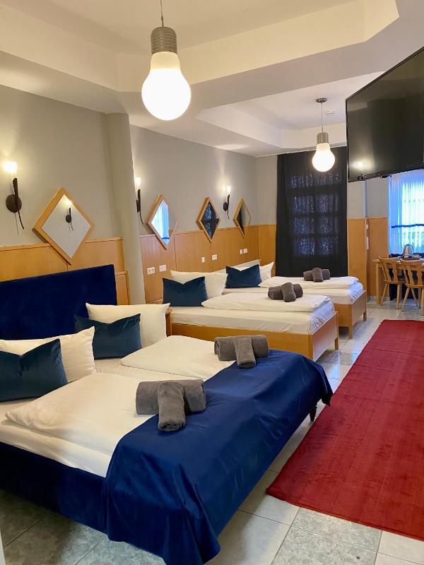 Comfort Quadruple Room image 3