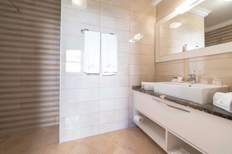 Standard Double/Twin Room with Extra Bed 