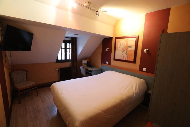 Double Room image 3