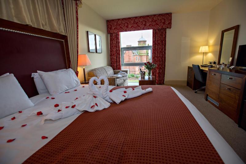 King Room with Sofa Bed and Garden View image 3