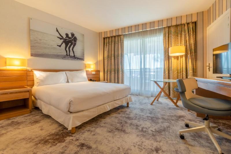 Premium Double Room with Balcony and Sea View image 1