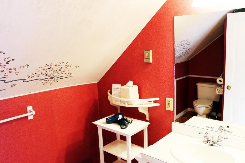 Budget Double Room image 4