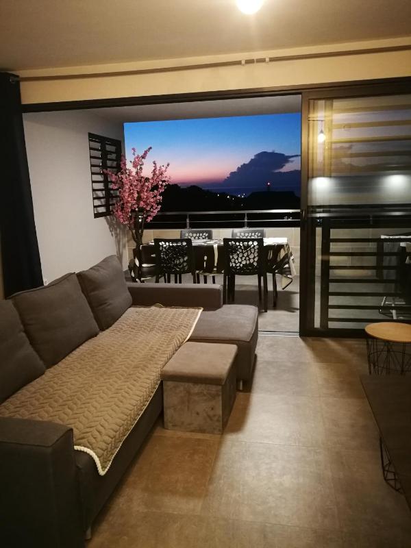 Charmant F2 à SkyNui piscine de 25m et vue mer - image 12