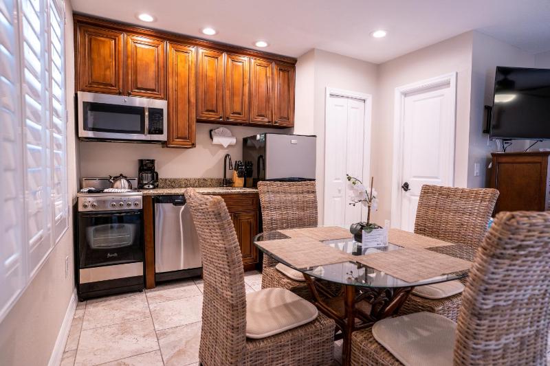 King Villa Unit 104 image 3