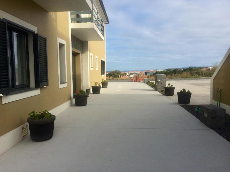 Standard Twin Room image 2