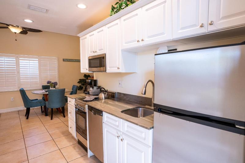 One-Bedroom Suite Unit 103 image 4