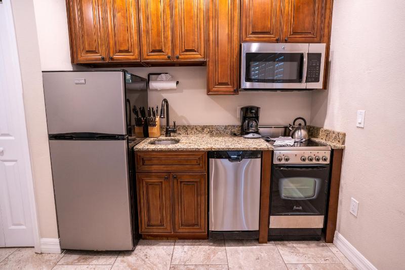 King Villa Unit 105 image 2