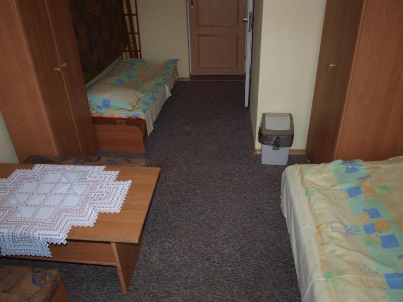 Twin Room with Balcony image 3
